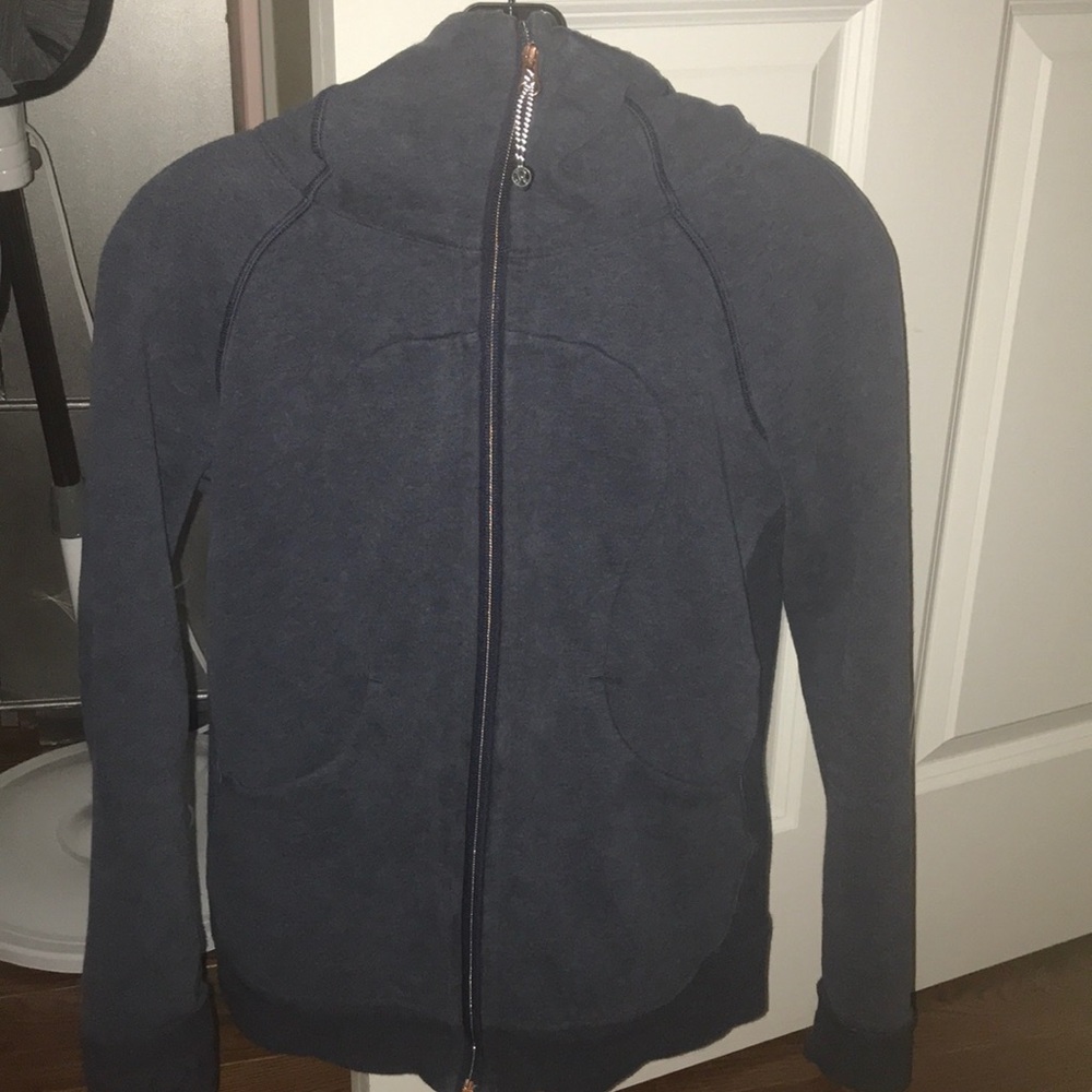 Lululemon Scuba Hoodie Size 6!